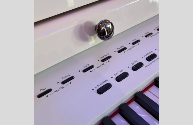 Robertson RP3000 Self Playing Digital Baby Grand Piano | Polished White | UK Delivery | 0% Finance | P/X | Full Warranty | Includes Stool & Headphones | Used - Image 8